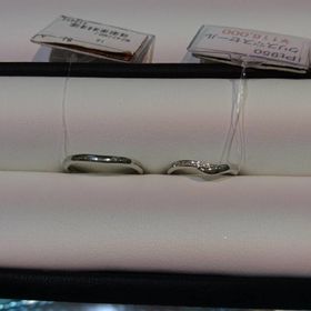 【GALA JEWELRY(ガラジュエリー)の口コミ】 【価格の安さと質の高さ】
価格がリング二つ合わせて15万円程度ととてもお…