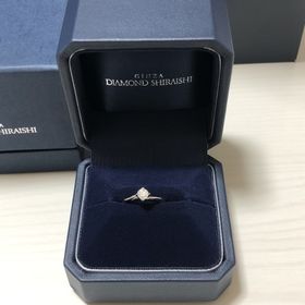【銀座ダイヤモンドシライシの口コミ】 シンプルなデザインで長くつけられる指輪を探していました。もともと指輪…