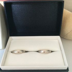 【ミルフローラ(Milluflora)の口コミ】 この指輪はお店で見て一目惚れで決めました。大好きなピンクゴールドが少…