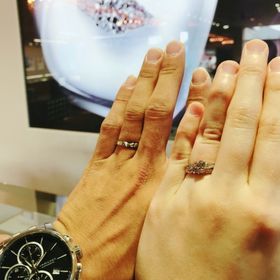 【俄(にわか)の口コミ】 はじめは違うリングがいいなと思ってたのですが、彼と見てみたら全然思っ…
