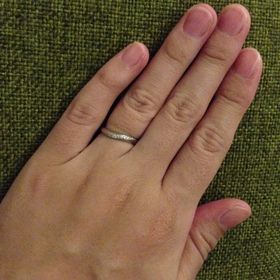 【4℃ BRIDAL(ヨンドシーブライダル)の口コミ】 シンプルで飽きのこない、そしてさりげなくダイヤの着いてる指輪を様々な…