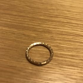 【Jupiter BLANTELIE(ジュピターブラントリエ)の口コミ】 側面に夜空に輝く星をイメージした模様が入っており、少し凹凸はあります…