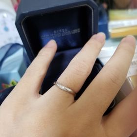 【銀座ダイヤモンドシライシの口コミ】 ウエーブが私のコンプレックスな太い指にフィットしたように感じられたの…