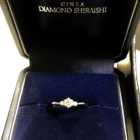 【銀座ダイヤモンドシライシの口コミ】 ダイヤについては大きさでなく、カラーと明澄度重視で選びました。指輪に…