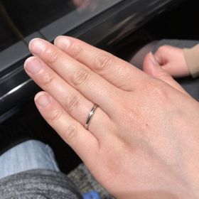 【エクセルコダイヤモンド(EXELCO DIAMOND)の口コミ】 シンプルなものが良かったので、一目みて気に入った。
希望通りのデザイン…