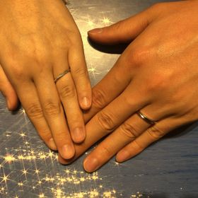 【銀座ダイヤモンドシライシの口コミ】 指輪のデザインがよかった。私たちは指の付け根が中指から小指にかけて下…