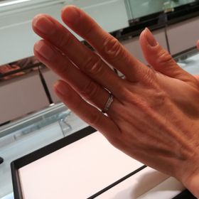 【GALA JEWELRY(ガラジュエリー)の口コミ】 価格が安いのに、品質が確かとの口コミを聞き、伺いました。自社工場を持…