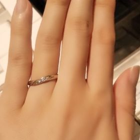 【アイプリモ(I-PRIMO)の口コミ】 ウェーブ型が指を綺麗に見せてくれました。ダイヤがたくさんついていて、…