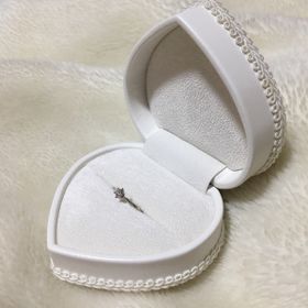 【Lui e Lei by CASA'DE YOKOYAMA(ルイエレイ バイ カサ・デ　ヨコヤマ)の口コミ】 婚約指輪は宝石がひとつ付いてる形のものがいいな。と思っていました。そ…