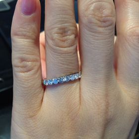 【CHRISTIAN BAUER(クリスチャンバウアー)の口コミ】 指の内側に石がついているとストッキング等ひっかけてしまい不便だったの…