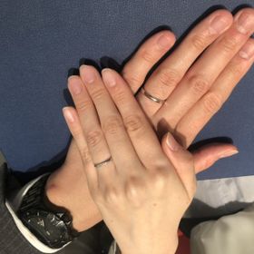 【銀座ダイヤモンドシライシの口コミ】 デザインが豊富で、選択肢が多いところが魅力的でした。男性のリングもた…