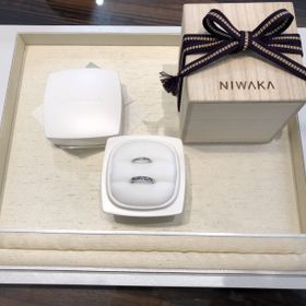 【俄(にわか)の口コミ】 わたしは、動きが少なくシンプルなものが良いと思っていましたが、彼は動…