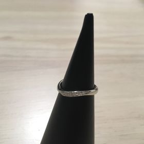【DIYARTH(ディヤース)の口コミ】 ウェディングイベントでホシノスナの指輪を試着した時にフィット感が好き…