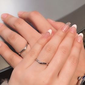 【DEAREST(ディアレスト)の口コミ】 シンプルなものを考えていましたが、メレダイヤの魅力に引き込まれ、キラ…