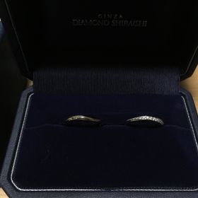 【銀座ダイヤモンドシライシの口コミ】 店舗に行くまでは、なんとなくウェーブでダイヤ入りがいいかな、というイ…