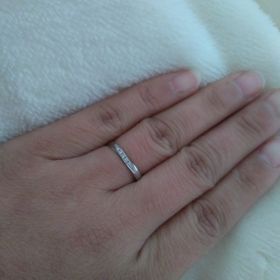 【GALA JEWELRY(ガラジュエリー)の口コミ】 ダイヤのついた華奢な結婚指輪を探していました。
もう、好みドンピシャ！…