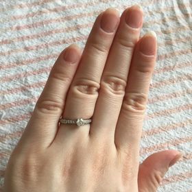 【ラザール ダイヤモンド(LAZARE DIAMOND)の口コミ】 世界で最も美しいダイアモンドで、本当に美しいです。
正面から見ても、横…