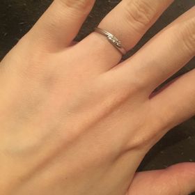 【ジュエリーツツミ(JEWELRY TSUTSUMI)の口コミ】 シンプルで華奢なデザインをいろいろなお店で探していた中、これだ！と一…