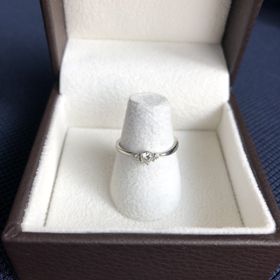 【ミルフローラ(Milluflora)】の口コミ 元々、大事に身に付けていたネックレスがシンプルなデザインだった為、指輪...