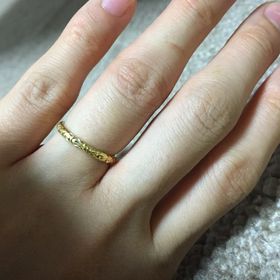 【Galopine & Galopin(ガロピーネガロパン)の口コミ】 ゴールドでハワイアンジュエリーの様に柄が掘られているところ。ハワイア…