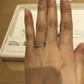 【エクセルコダイヤモンド(EXELCO DIAMOND)の口コミ】 ミル打ちがきれいな指輪が多いです。指輪表面に入ったミル打ちだけでなく…