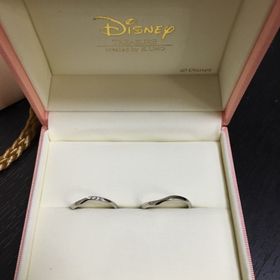 【ケイウノ ブライダル(K.UNO BRIDAL)の口コミ】 シンプルなものがよかったので、これを選びました。
女性用のみ石を入れて…