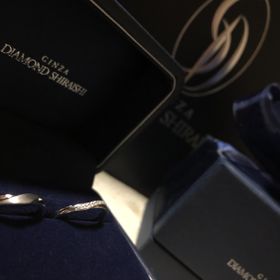 【銀座ダイヤモンドシライシの口コミ】 日常生活でつけるので、ダイヤモンドはなしと思っていたのですが、実物の…