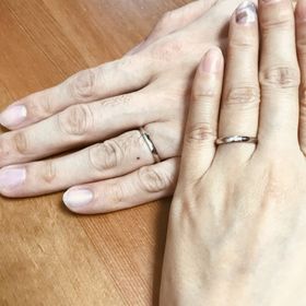 【ラザール ダイヤモンド(LAZARE DIAMOND)の口コミ】 私はシンプルな物を、彼は少しデザイン性のある物がいいということで、ウ…