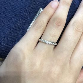 【銀座ダイヤモンドシライシの口コミ】 最初はスターリーが細身のリングで気になっていましたがもっとキラキラし…