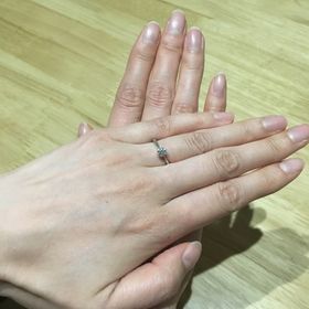 【銀座ダイヤモンドシライシの口コミ】 妻の細い指にはどんな指輪も似合うと思っていましだが、より引き立ててく…