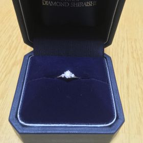 【銀座ダイヤモンドシライシの口コミ】 ダイヤモンドがとても綺麗だったので、まずそこに惹かれました。リングの…