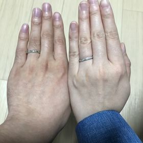 【GALA JEWELRY(ガラジュエリー)の口コミ】 デザインが決め手でした。ストレートデザイン、プラチナ素材、宝石23石で…