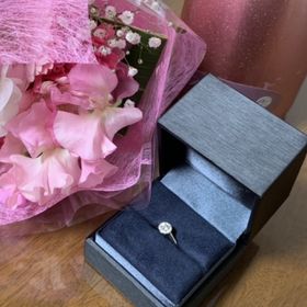 【ラザール ダイヤモンド(LAZARE DIAMOND)の口コミ】 王道のセンターダイヤモンドひとつにしようと思ってましたが、ダイヤが大…