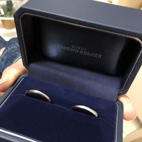 【銀座ダイヤモンドシライシの口コミ】 素晴らしいデザインで、つけ心地が本当にいいです。
ダイヤモンドの綺麗さ…