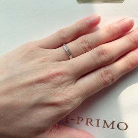 【アイプリモ(I-PRIMO)の口コミ】 指が綺麗に見えるデザインで、ダイヤも多すぎず、少な過ぎず、程よくキラ…