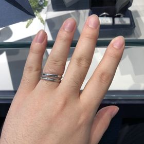 【銀座ダイヤモンドシライシの口コミ】 シンプルなデザインですが洗練されたデザインに感じました。また、日本人…