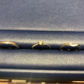 【銀座ダイヤモンドシライシの口コミ】 婚約指輪は、値段とデザインとお花の名前がついた商品名だったので選びま…