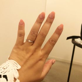 【アイプリモ(I-PRIMO)の口コミ】 指がスッキリ見えるウェーブのラインと、前後反対につけて違う雰囲気を楽…