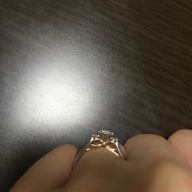 【ケイウノ ブライダル(K.UNO BRIDAL)の口コミ】 最初のきっかけは、友達のケイウノの指輪が可愛かったことを覚えていて、…