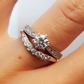 【ケイウノ ブライダル(K.UNO BRIDAL)の口コミ】 ファッションリングとして使用しても違和感のないカジュアルなデザインが…