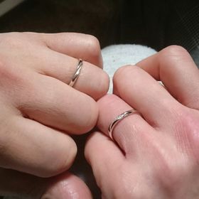 【A・D・A(エー・ディー・エー)の口コミ】 滑らかで流れるような形、男女の同じではないのにお揃い感のあるデザイン…