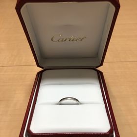 【カルティエ(Cartier)の口コミ】 シンプルなところが2人とも気に入りました。
妻の婚約指輪がハーフエタニ…