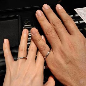 【エクセルコダイヤモンド(EXELCO DIAMOND)の口コミ】 婚約指輪との重ね付けをしたく、婚約指輪に合うウェーブを探していました…