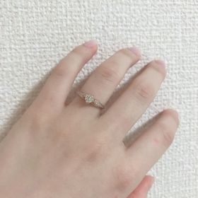 【LAPAGE(ラパージュ)の口コミ】 デザインが特徴的で、特に横から見た時にダイアモンドがいくつもの小さい…