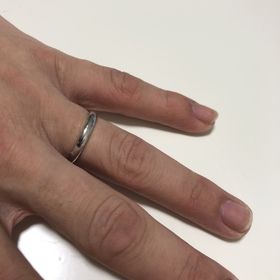 【銀座ダイヤモンドシライシの口コミ】 デザイン性が気に入りました
前まで付けてたペアリングのが細めのリングだ…
