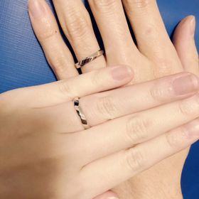 【アイプリモ(I-PRIMO)の口コミ】 ストレートリングの様な形状で、ウェーブデザインのような見た目に惹かれ…