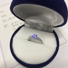 【GALA JEWELRY(ガラジュエリー)の口コミ】 デザインとリーズナブルな価格が1番の決め手です。
サプライズの為に1人で…