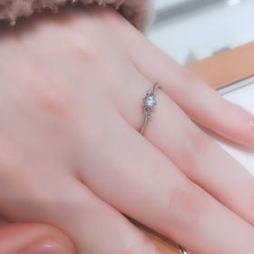 【アイプリモ(I-PRIMO)の口コミ】 好みの問題ですが、指輪の太さが細めのデザインがかわいらしいです。また…