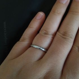 【4℃ BRIDAL(ヨンドシーブライダル)の口コミ】 旦那さんも私もあんまりキラキラゴツゴツしたものではなく、シンプルなも…