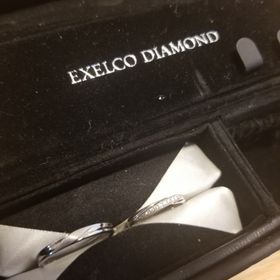 【エクセルコダイヤモンド(EXELCO DIAMOND)の口コミ】 最初はダイヤなしのデザインが凝ったものにしようかと思いましたが、店員…